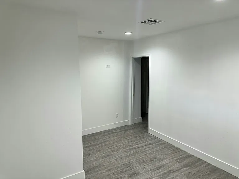 15306 El Camino Ave #1/2 — Photo 8