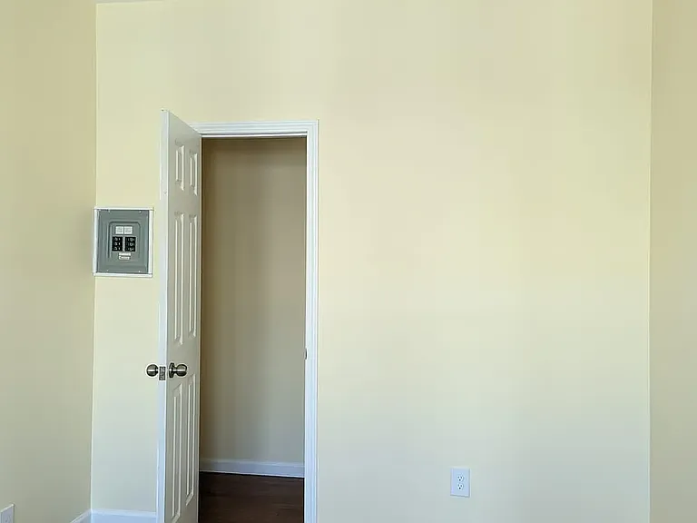 9 Woodland Apartments — Photo 50