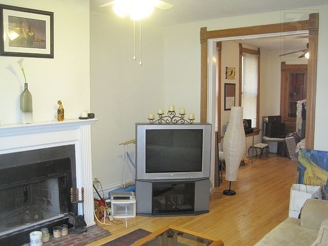 1st image of 2726 N Wilton Ave #1
