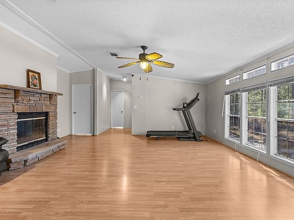 5th image of 605 NE 219th Ave