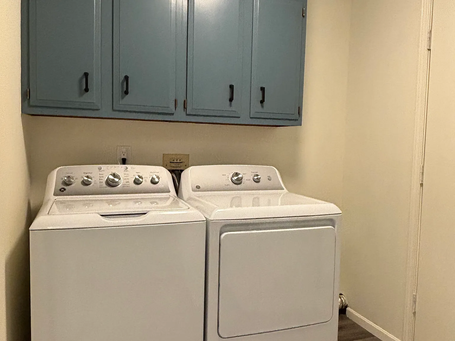 2 bed, 1.5 bath, 775 sqft, $2,300 — Photo 3
