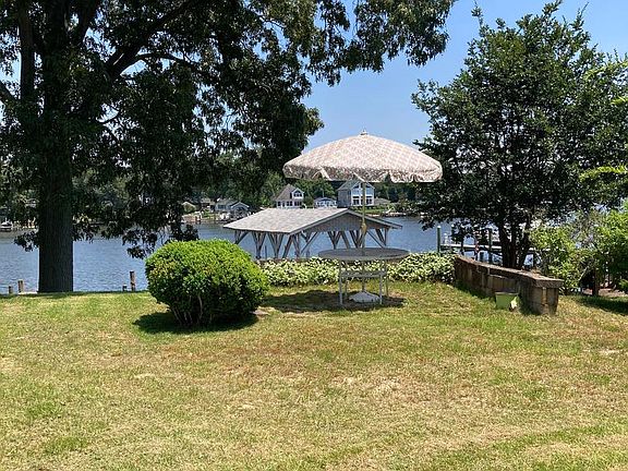 4th image of 1930 Cedar Rd