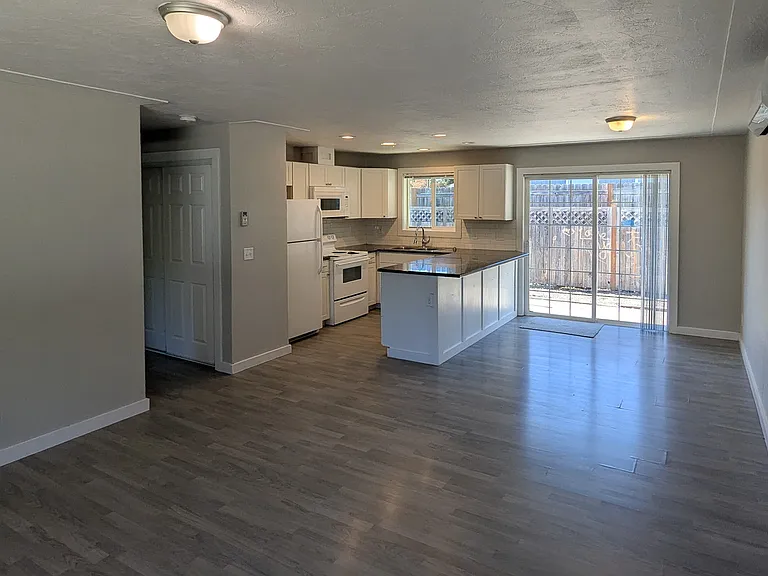 881 Chemawa Rd N #881 — Photo 4