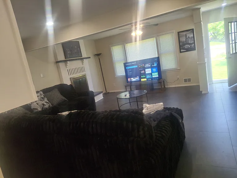 1495 Beach Ave — Photo 6
