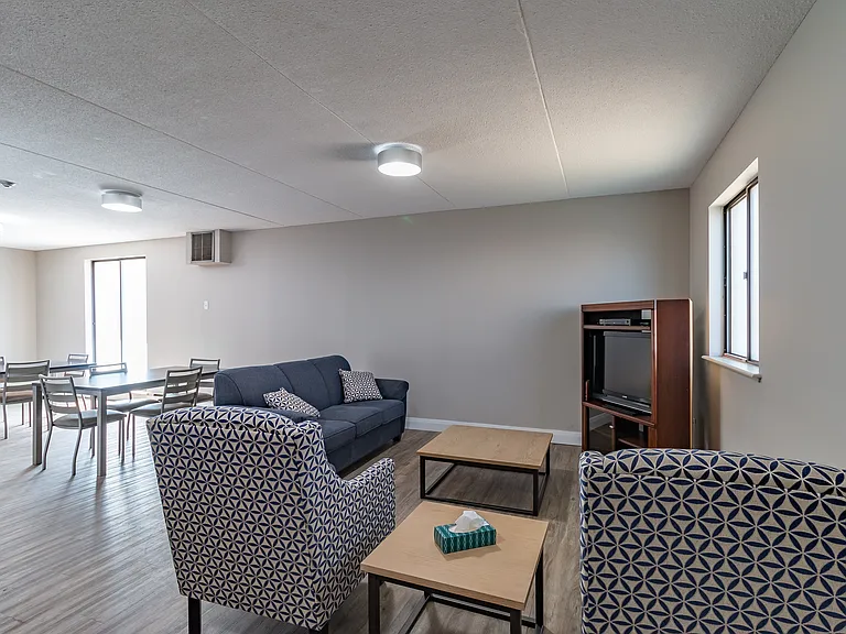 275 Albert St E — Photo 14