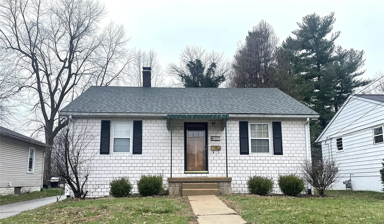 1025 Forest Ave photo 1