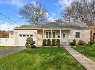 15 Valley View Ter, Washington, NJ 07882