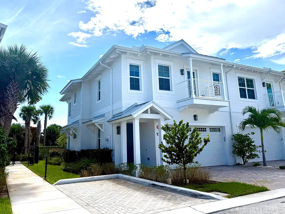 140 Water Pointe Pl #12