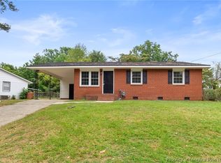 305 Lansdowne Rd, Fayetteville, NC 28314