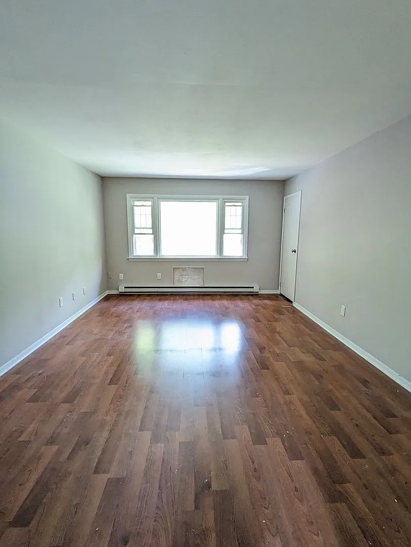 Riverwood Apartments — Photo 4