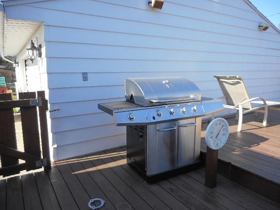 5th image of 715 Handy Dr