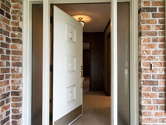 3rd image of 1300 McDermott Dr