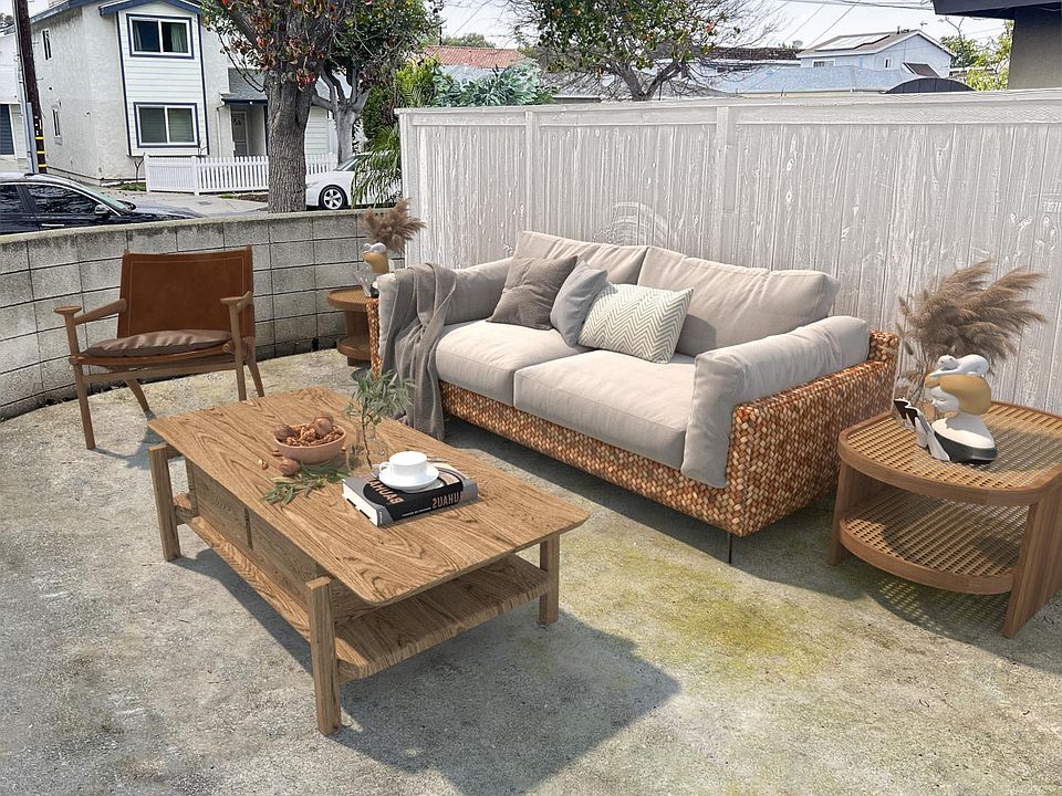 LARGE PATIO PERFECT TO ENJOY THE REDONDO BEACH VIBE. THIS PICTURE HAS BEEN VIRTUALLY STAGED
