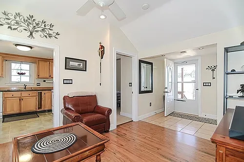134 Lake Dr Photo 1