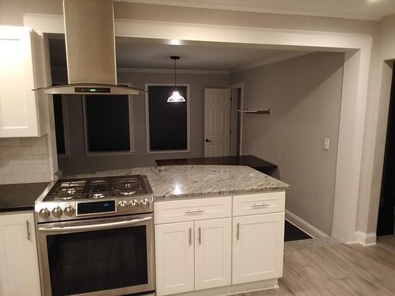 4th image of 46 W Parkwood St