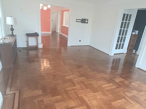 3rd image of 26 E 235th St Floor 2