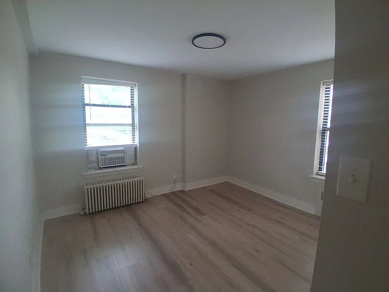 Renovated Studios, 1, & 2 bed apartments! — Photo 23
