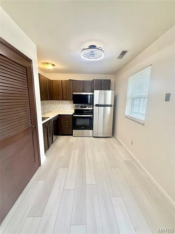 2 bed, 1.0 bath, 700 sqft, $895 — Photo 4
