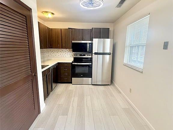 4th image of 203 Howard Dr APT 3