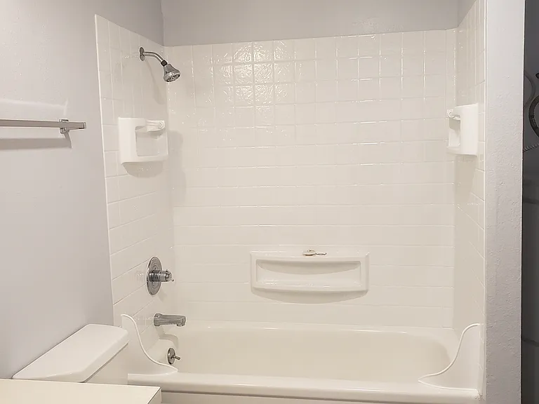 2213 Hawthorne St — Photo 15