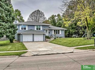 9923 Ames Ave, Omaha, NE 68134