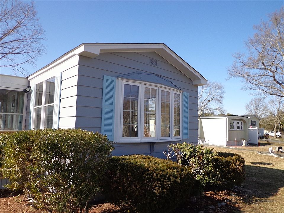 1st image of 18 Bayberry Ln
