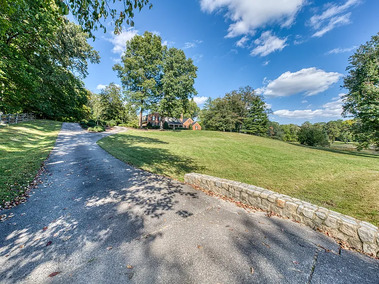 9720 Burnett Dr — Photo 4