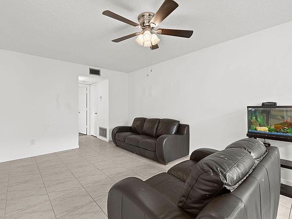 4th image of 10 Lake Vista Trl APT 103