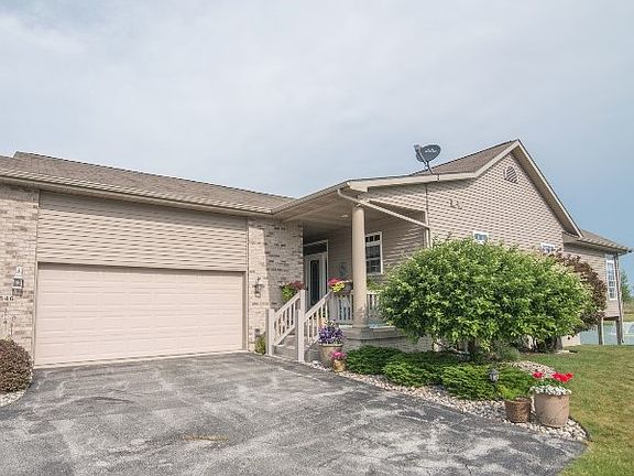3rd image of 546 Hampton Lake Dr