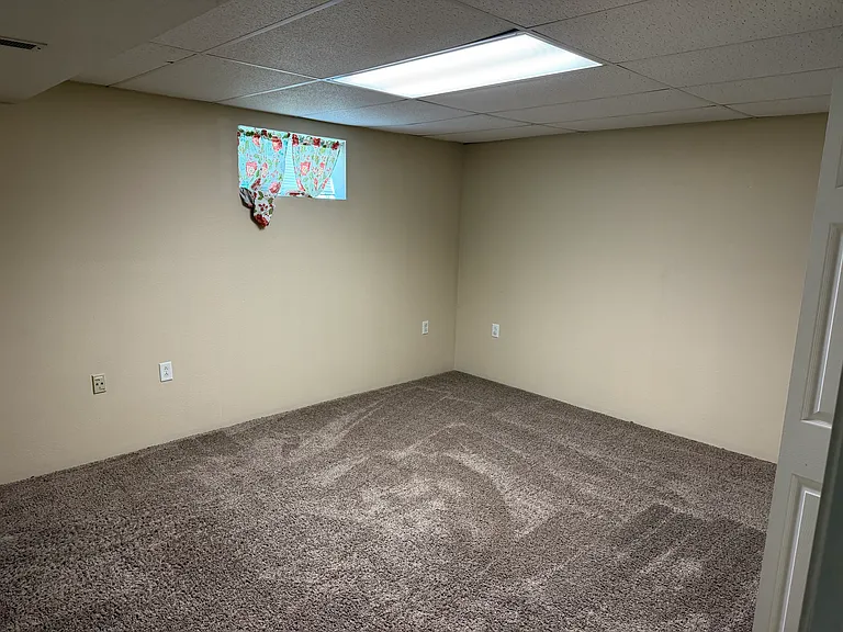 1011 Aaron Dr — Photo 7