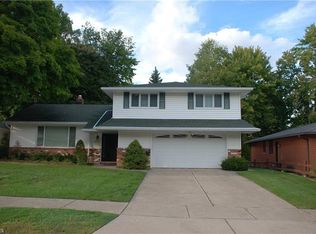 6795 Larchmont Dr, Mayfield Heights, OH 44124