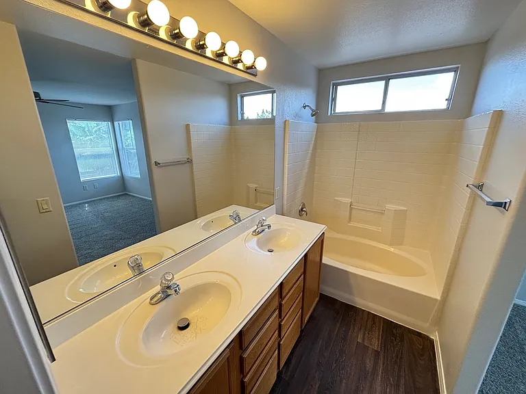 3237 Little Stream St — Photo 30