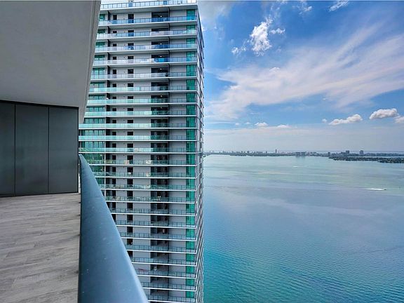 3rd image of 650 NE 32nd St #4310