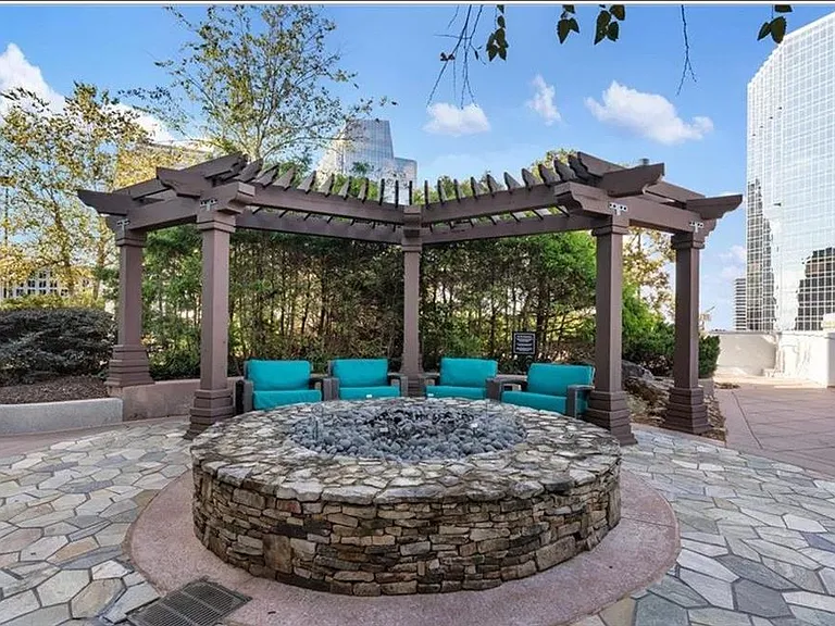3324 Peachtree Rd #2213 — Photo 33