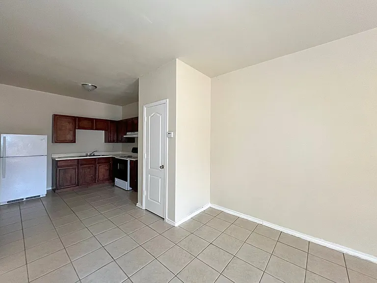 3110 Potomac Loop — Photo 3