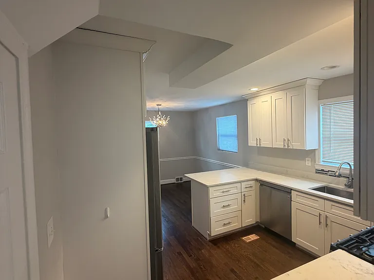 4758 Arlington Blvd — Photo 2