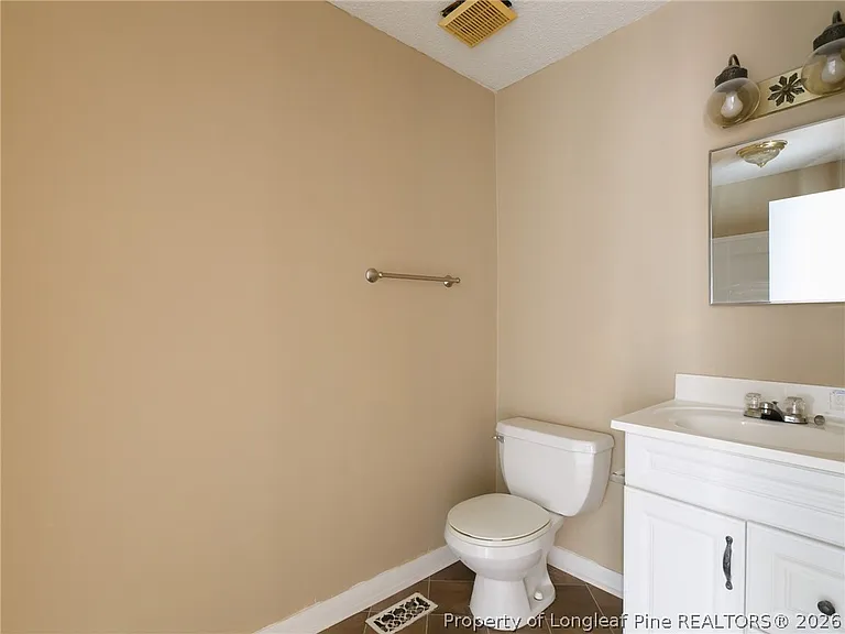 3249 Glenmore Dr — Photo 14