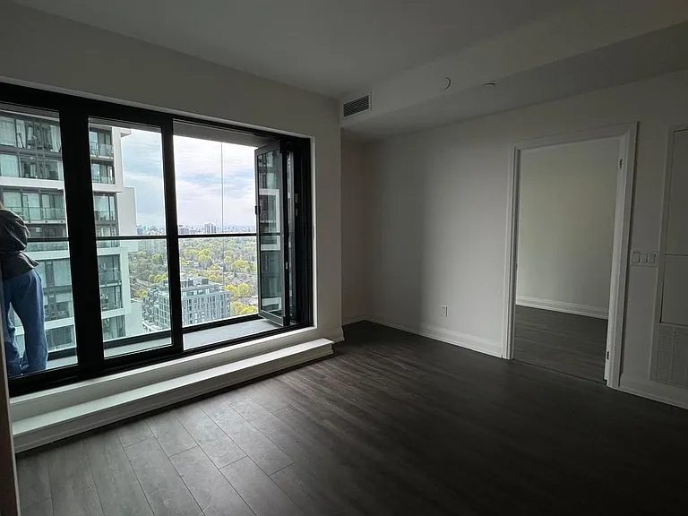 20 Soudan Ave #2204 — Photo 6