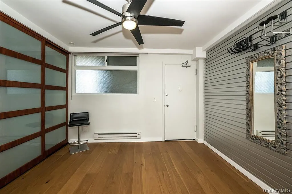 Studio, 1.0 bath, 450 sqft, $8,500 — Photo 3