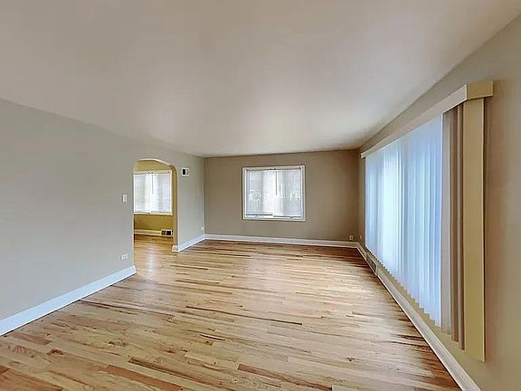 2nd image of 5419 N Nagle Ave