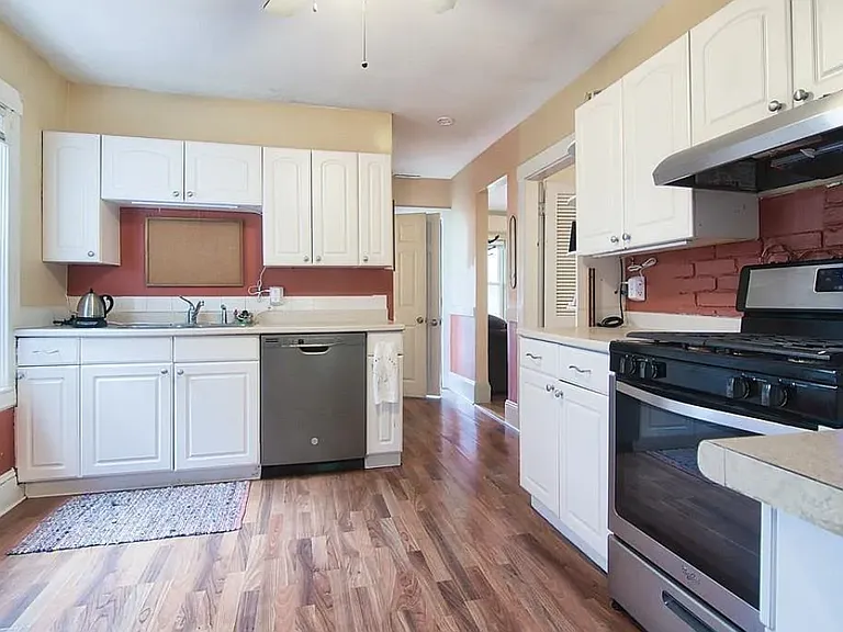14 Sylvia St #1 — Photo 6