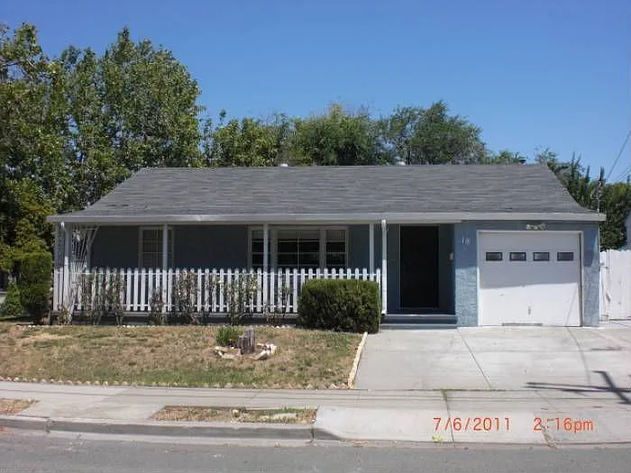 18 Russell Dr photo 1