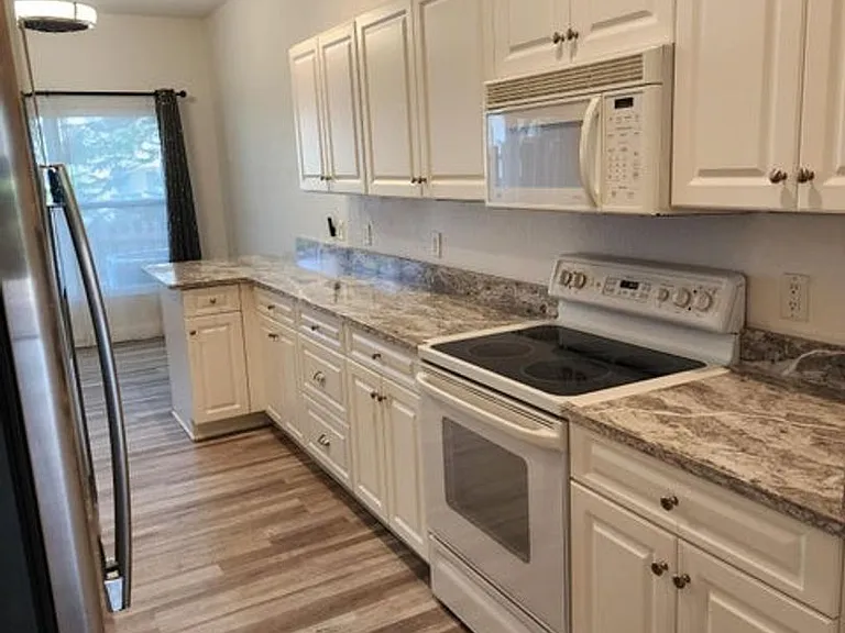 7958 Evelyn Ct — Photo 3