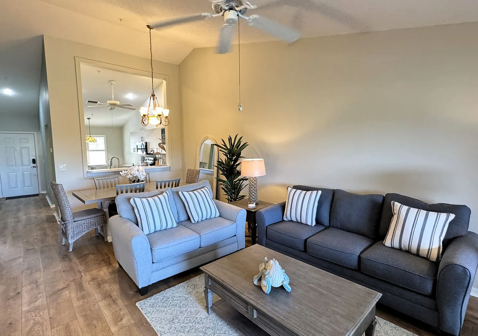 Furnished Short Term Rental — Photo 3