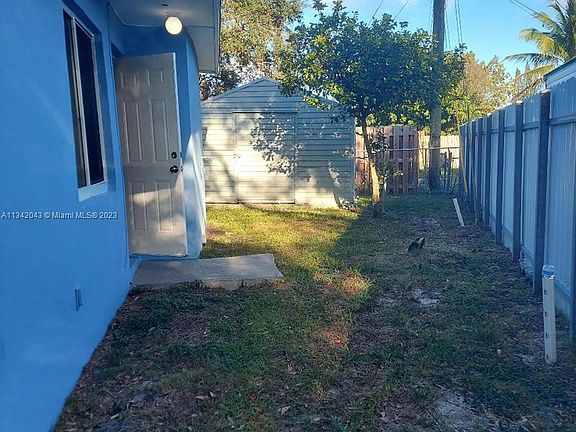 3rd image of 5640 McKinley St