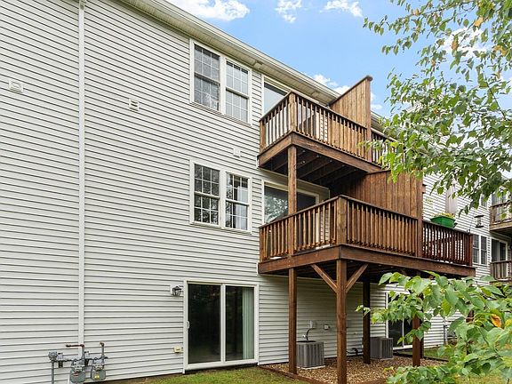 5th image of 9 Green Briar Rd #9