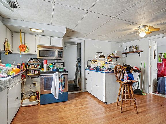 5th image of 318 Goshen Ave