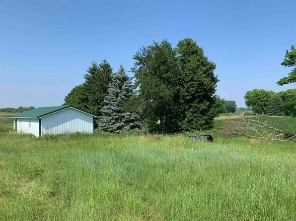W1551 Duborg Rd, Fall River, WI 53932
