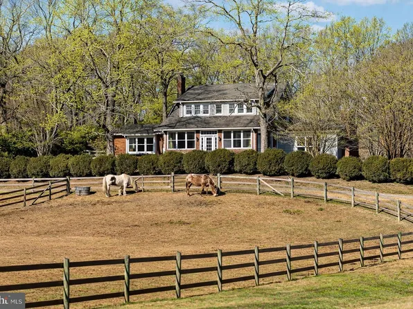 19209 Croom Rd, Brandywine, MD 20613