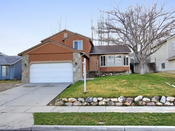 6022 S Park Wood Dr, Kearns, UT 84118